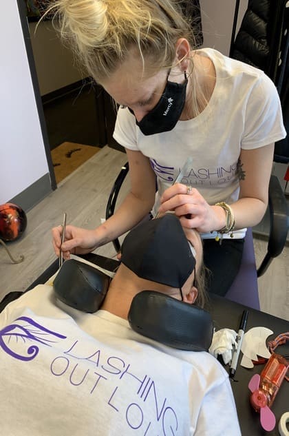 Lashclassphoto2022-1 420×633